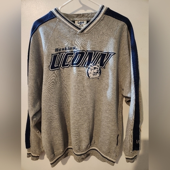 UCONN Huskies Other - RARE 90s UCONN Huskies Lee Pullover Sweater